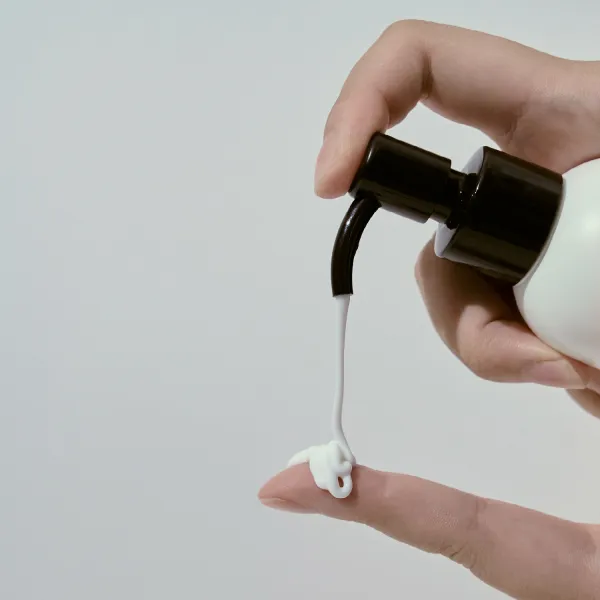 Sữa rửa mặt MULGEO Cleansing Milk Làm Sạch Lớp Makeup Dầu Thừa Bã Nhờn Trên Da Dùng Cho Da Mặt Khô - 195ML